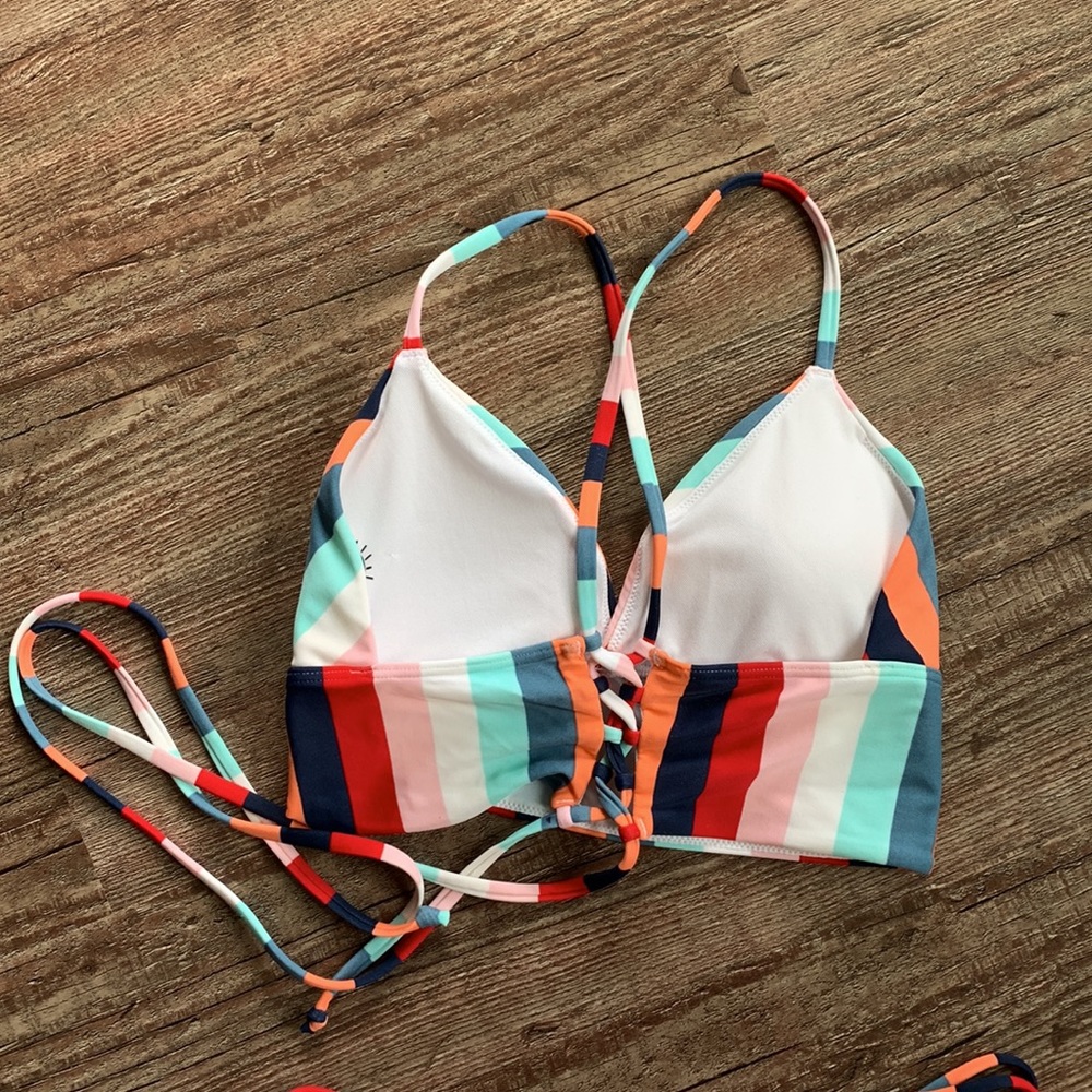 Hollister 2 Piece Matching Swim Bikini Top and Bottom Set - Picture 4 of 9